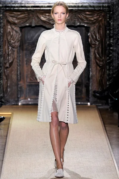 Look 14